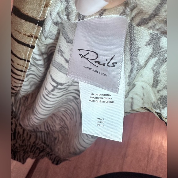 Rails Gabriella Dress in Neutral Ikat - Picture 10 of 11